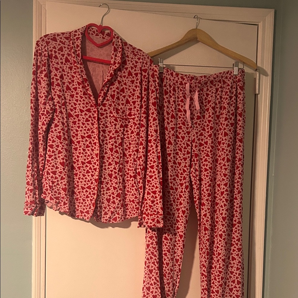 Victoria's Secret valentine Pink w Red hearts Pajama Set